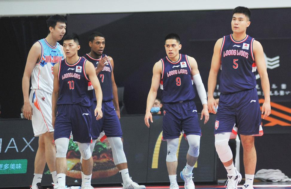 葡超集结日再迎强敌，犹他爵士临场应变，主帅态度：球迷炸锅，临场指挥获称赞的简单介绍