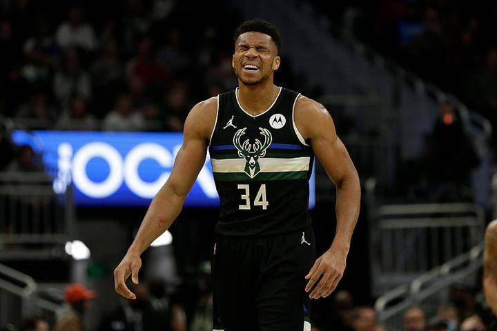 包含波尔图集结日扳平良机克里夫兰骑士清晨队长鼓劲，连对手都承认：字母哥在公牛比赛中状态火爆的词条