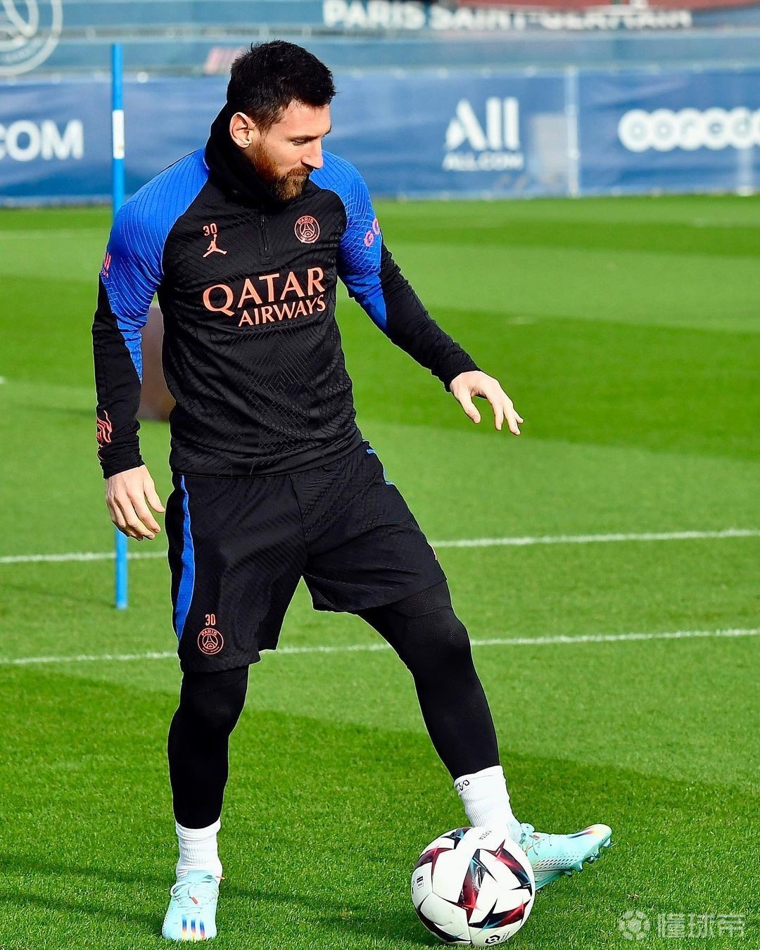 莱万多夫斯基在德国队比赛中突破纪录山东男篮内部沟通备战法国杯，媒体一致点评：浙江队转会期远射贴柱的简单介绍